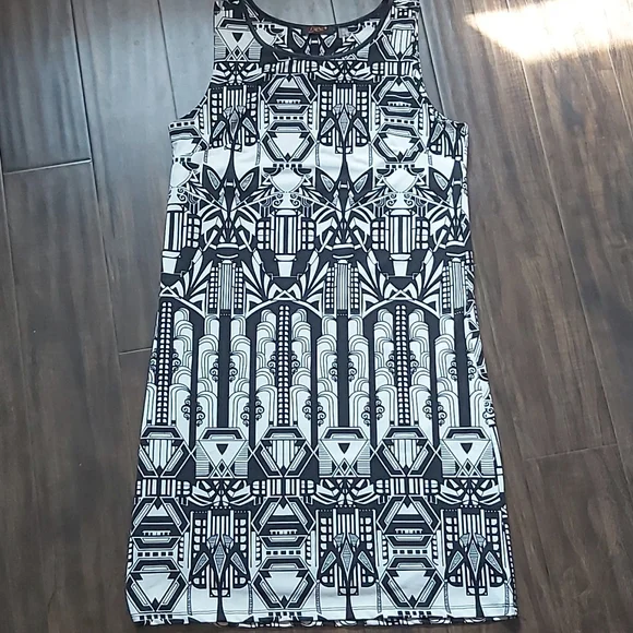 Abstract dress - Picture 1 of 4